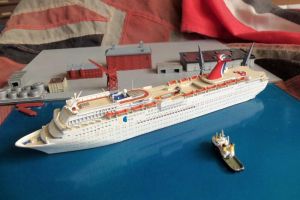 Carnival Fantasy Cruise Ship 1990 Model 1:1250 Holsatia 25 (BH1146)