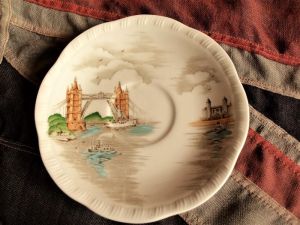 Farther Thames Tower Bridge Saucer Meakin (BH1052)