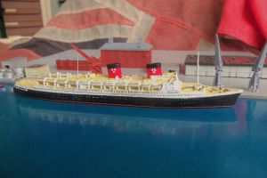 Hamburg Atlantic Line TS Hanseatic 1958 Model 1:1250 CMKR 4 (BH1112)