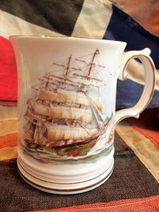 Large Mug Two Ships In Full Sail, Gulls & Cliffs (BH958)