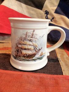 Mug Two Ships In Full Sail, Gulls & Cliffs (BH957)