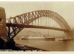 R.M.S. Otranto Passing Under The Sydney Harbour Bridge Vintage Postcard (BH690)