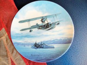 Supermarine Walrus Flying Boat Wedgwood collectors plate. (BH100)