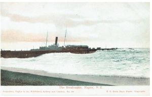 The Breakwater, Napier, NZ (BH582)